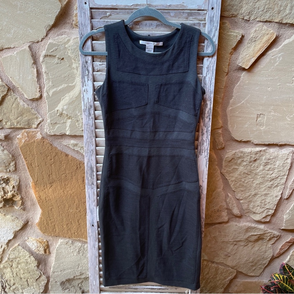 Diane von Furstenberg Women’s Bodycon Aegis Sheath Charcoal Size 4.